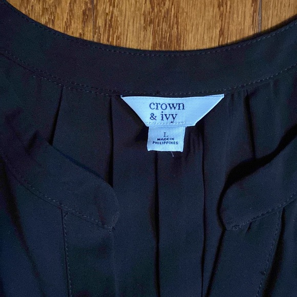 Crown & Ivy Women’s Split-Neck Peasant Top - Picture 7 of 9